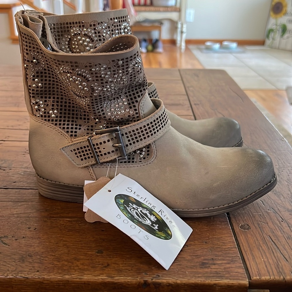 Sterling river boots or shoes. NWT
